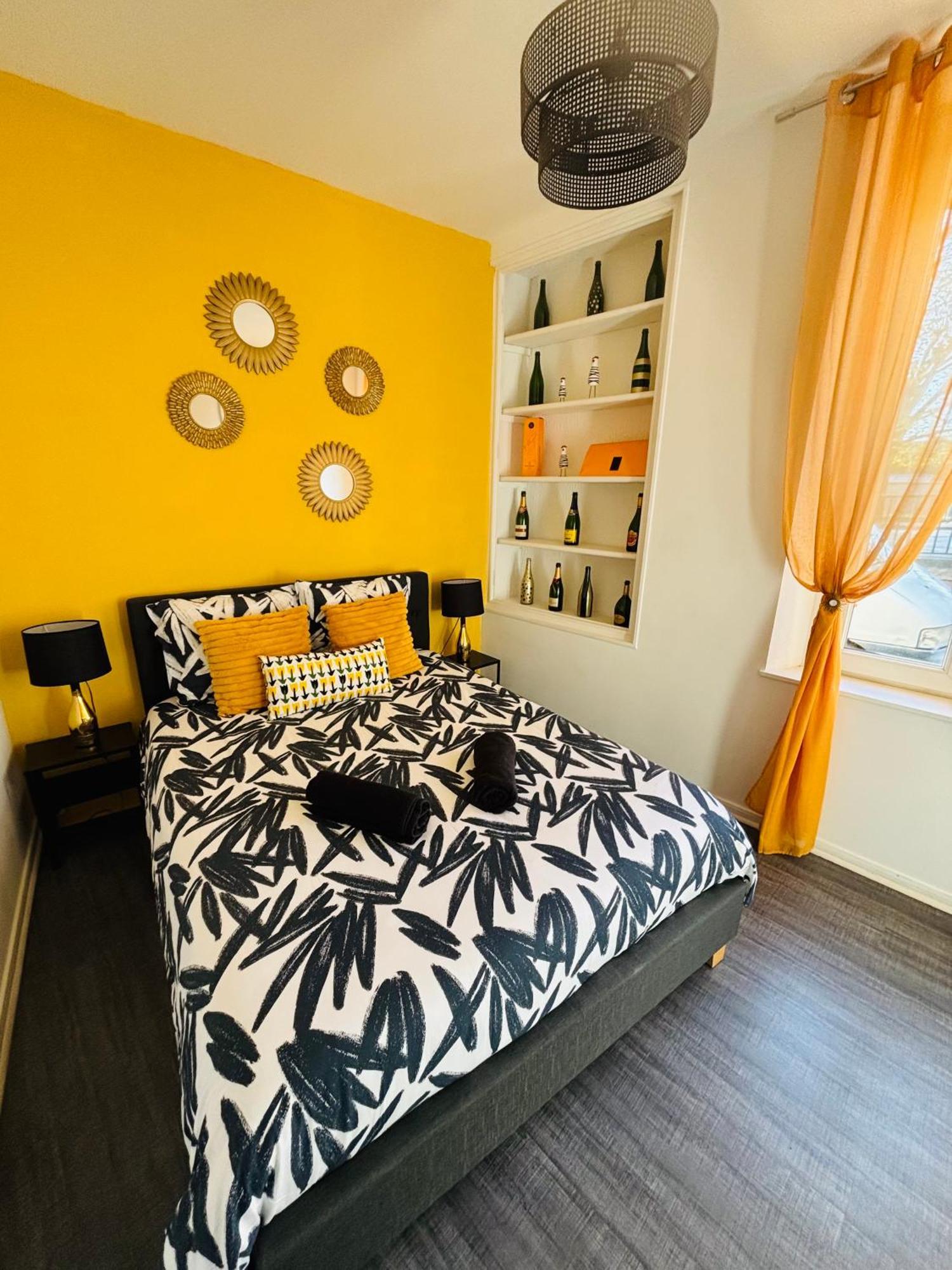 Petille En Champagne - 1 Chambre - Terrasse เอแปร์เน ภายนอก รูปภาพ