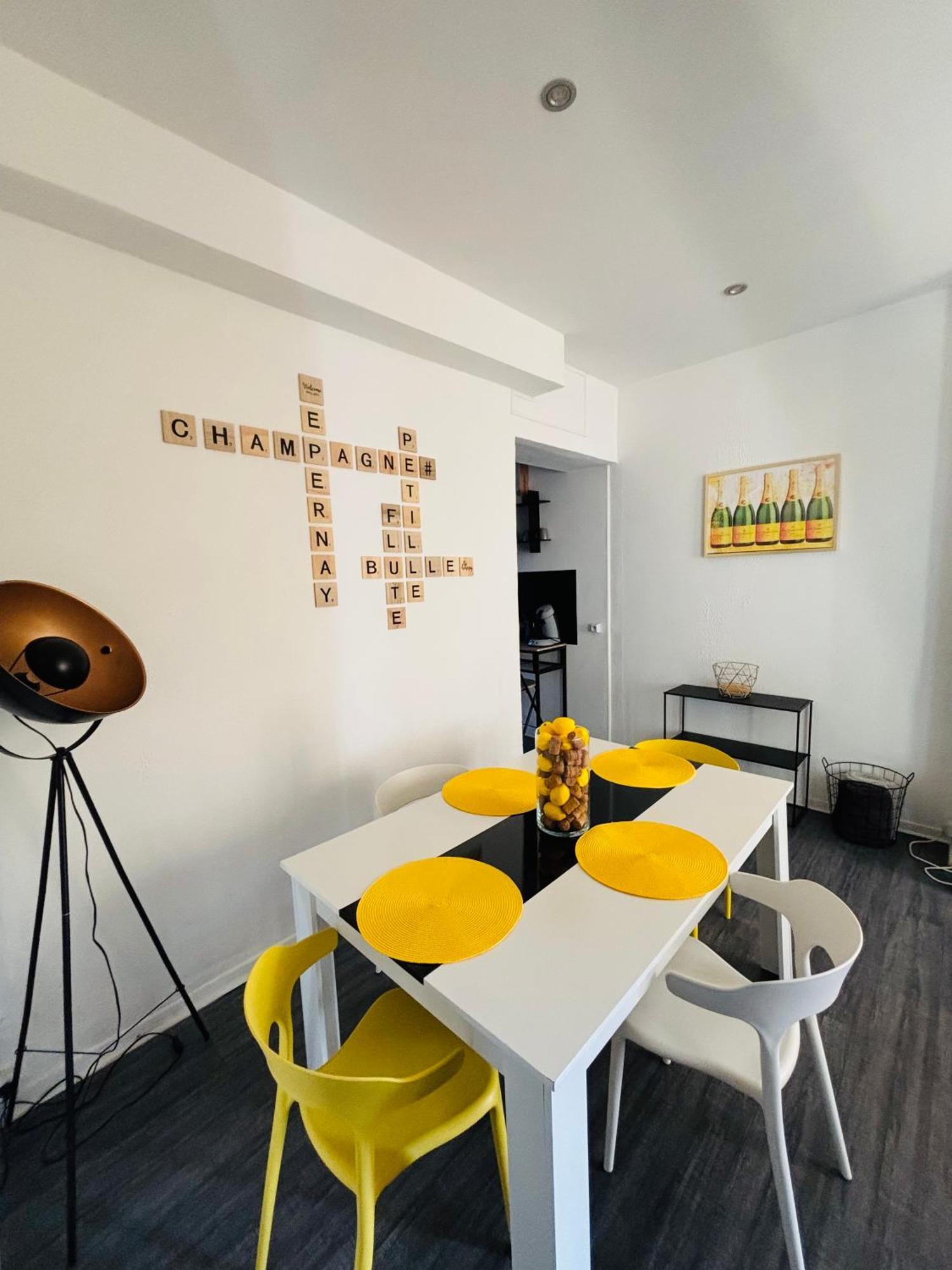 Petille En Champagne - 1 Chambre - Terrasse เอแปร์เน ภายนอก รูปภาพ